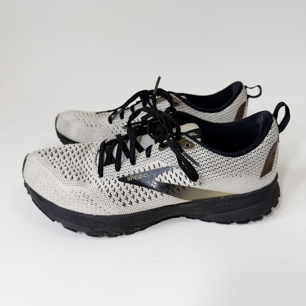 Women’s Brooks Revel 4 Running Shoes Black Gray Size 9